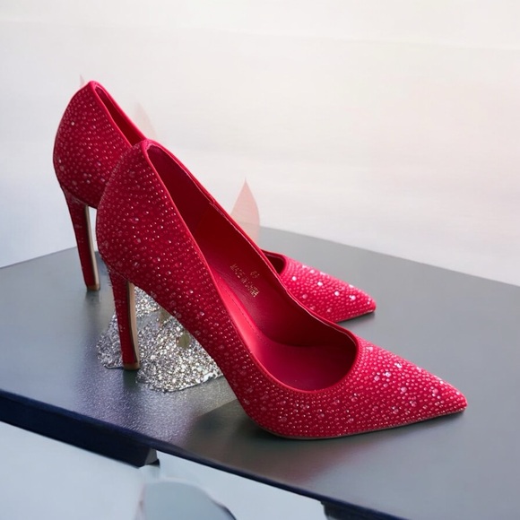 Elegant Red Stiletto Heels - Picture 1 of 4